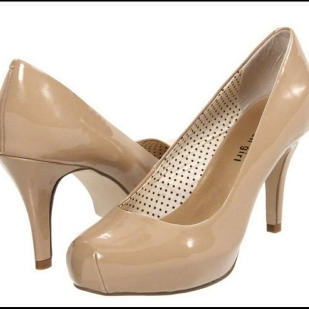 Steve Madden ballerina style pumps.